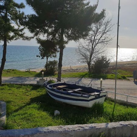 Kariani Beach Apartment Екстер'єр фото