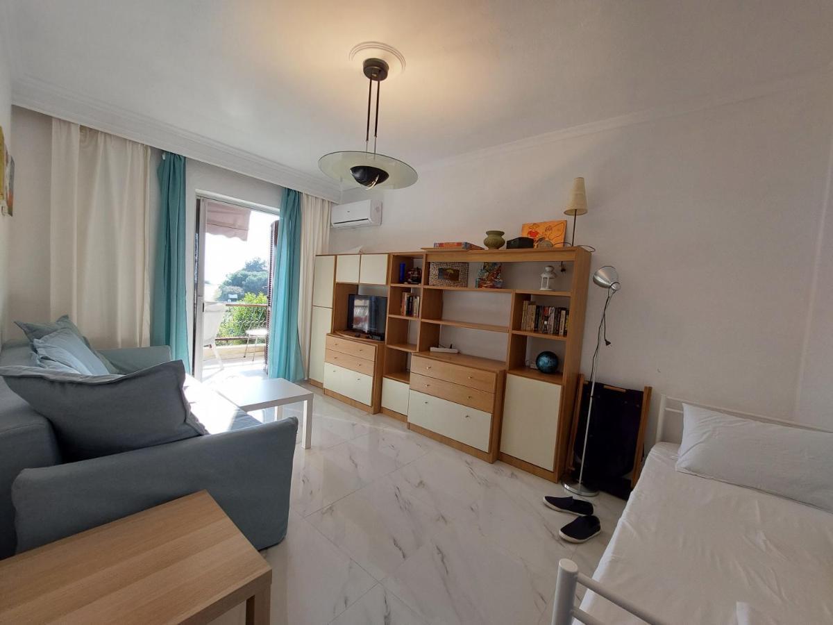 Kariani Beach Apartment Екстер'єр фото