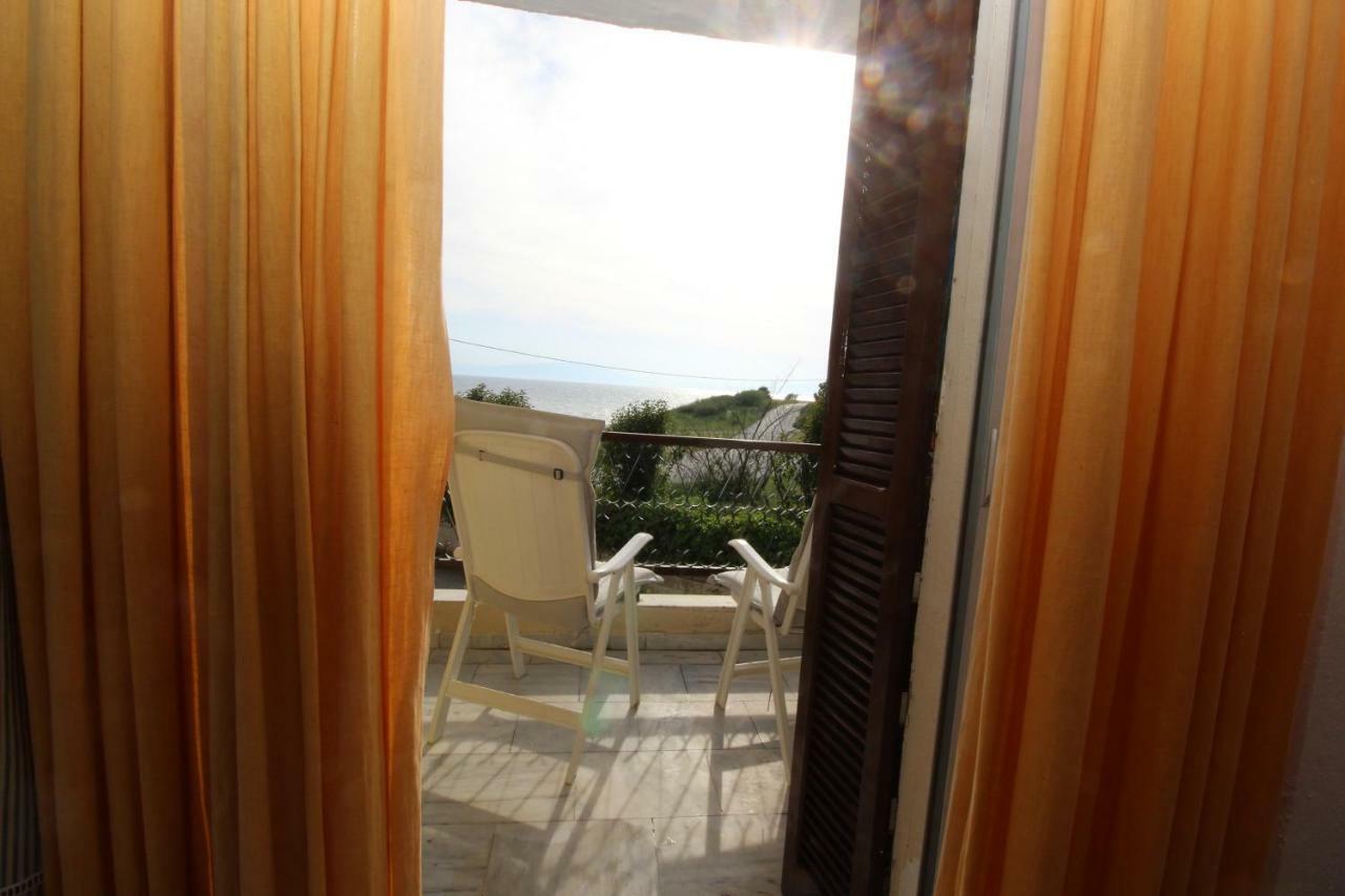 Kariani Beach Apartment Екстер'єр фото
