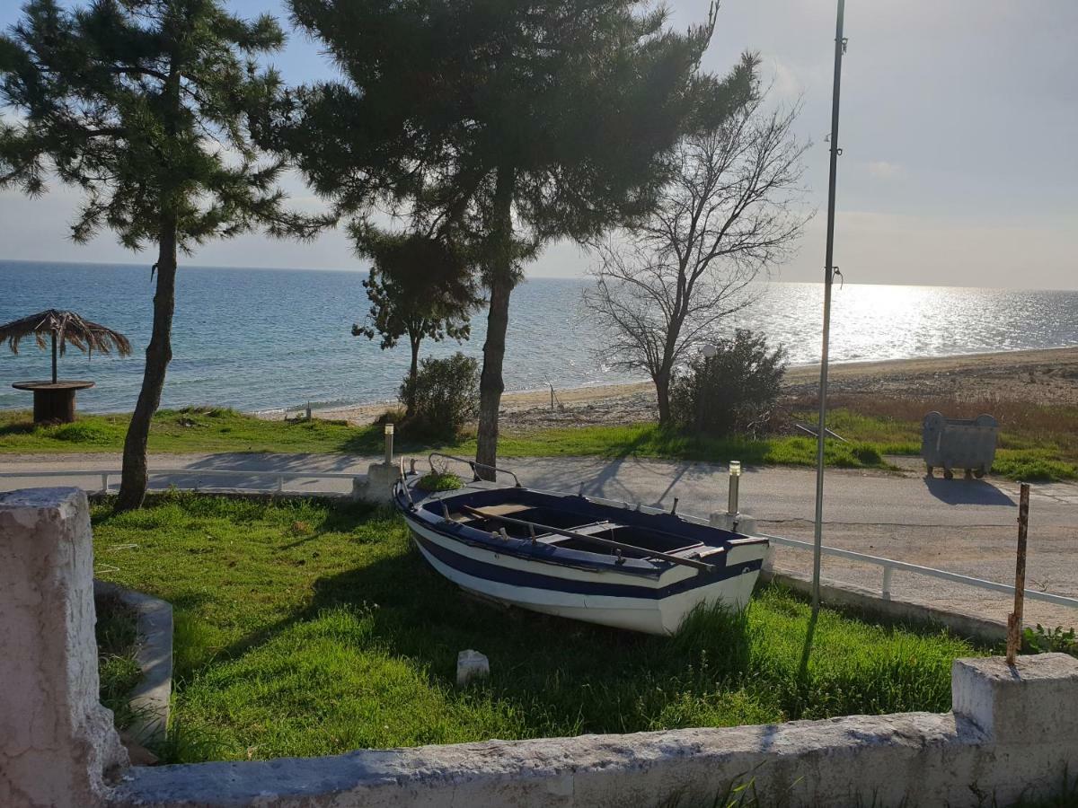Kariani Beach Apartment Екстер'єр фото