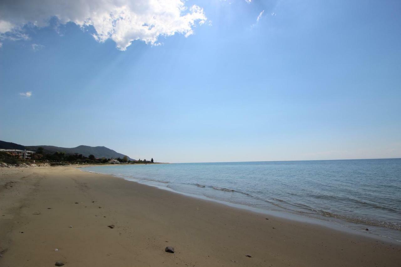 Kariani Beach Apartment Екстер'єр фото