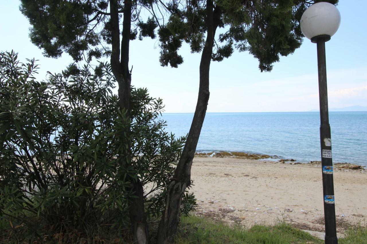 Kariani Beach Apartment Екстер'єр фото