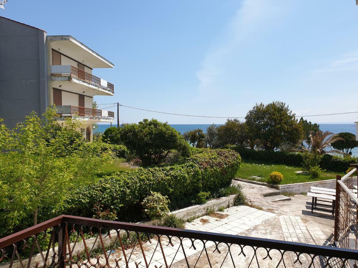 Kariani Beach Apartment Екстер'єр фото