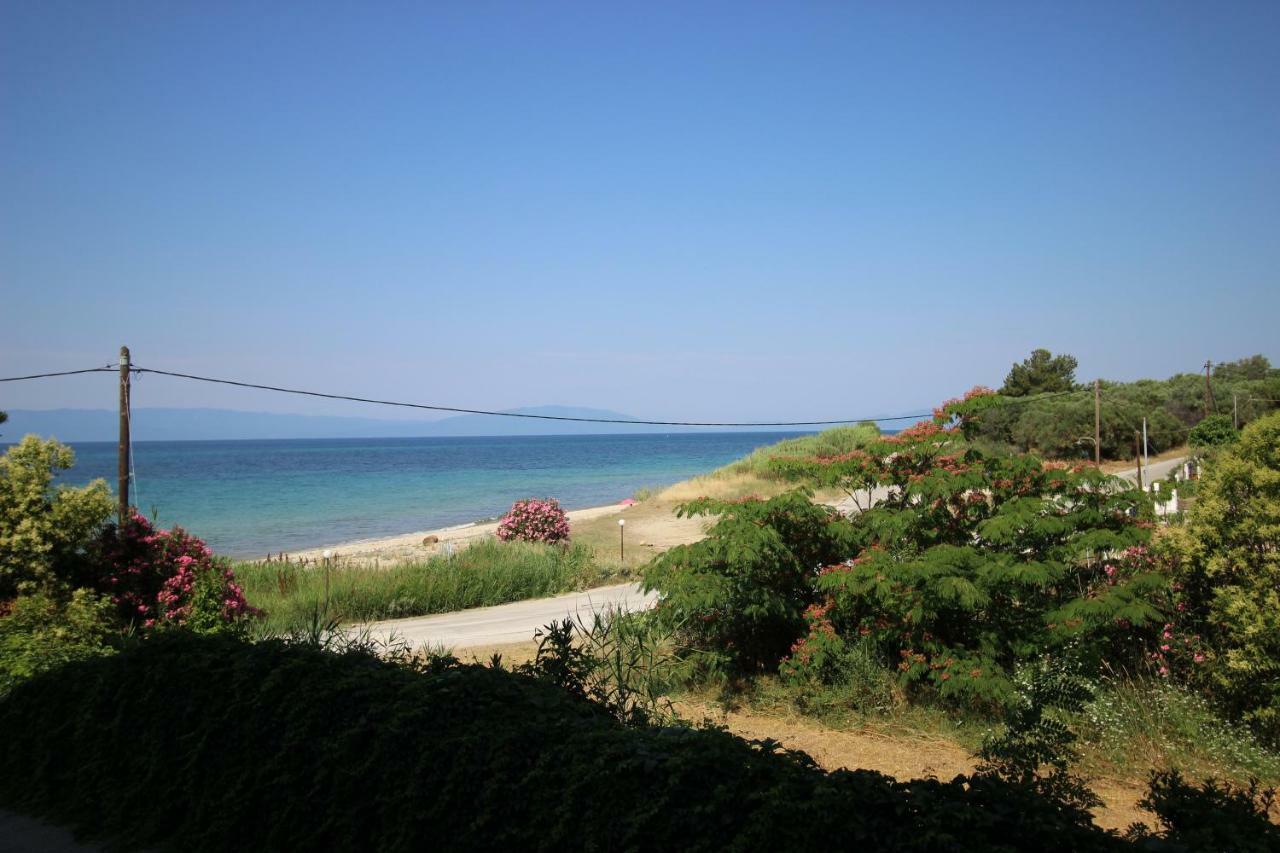 Kariani Beach Apartment Екстер'єр фото