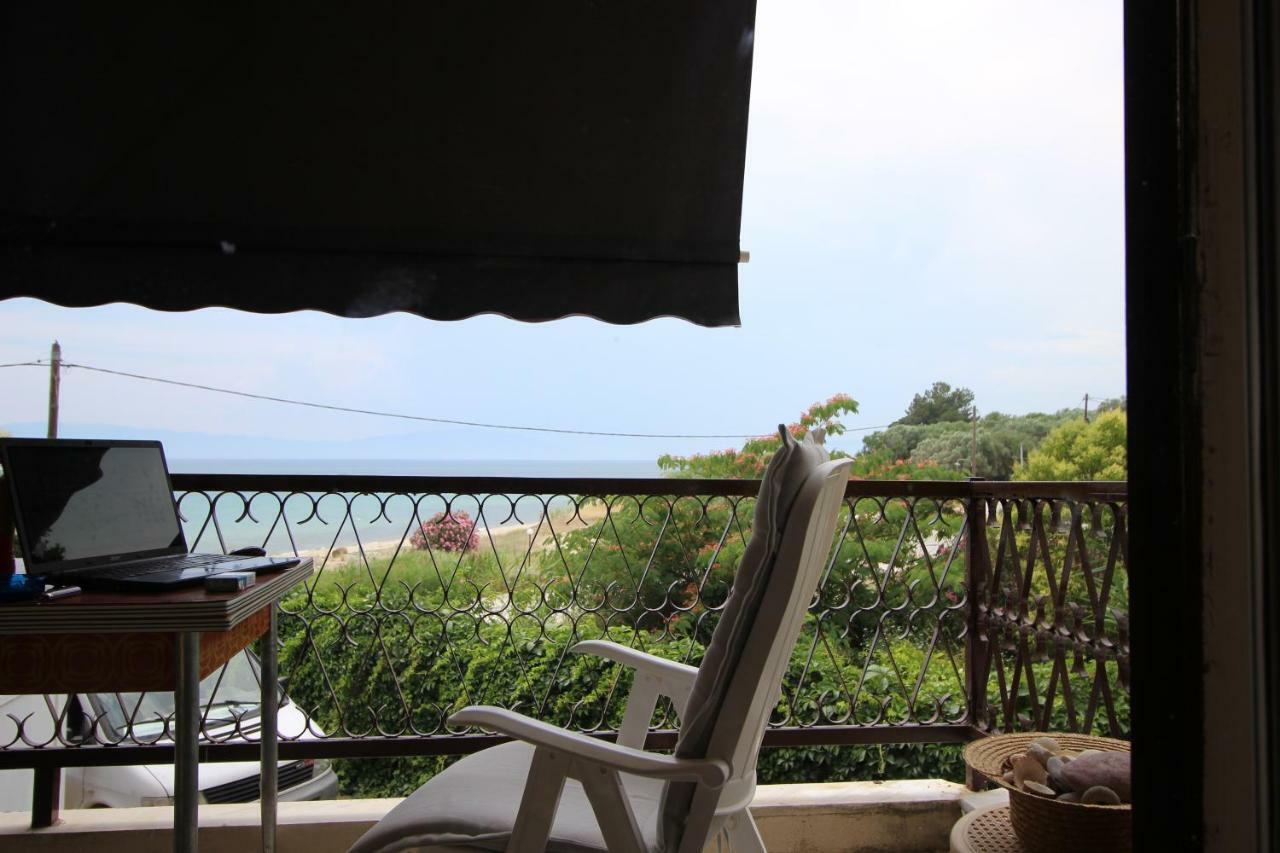 Kariani Beach Apartment Екстер'єр фото